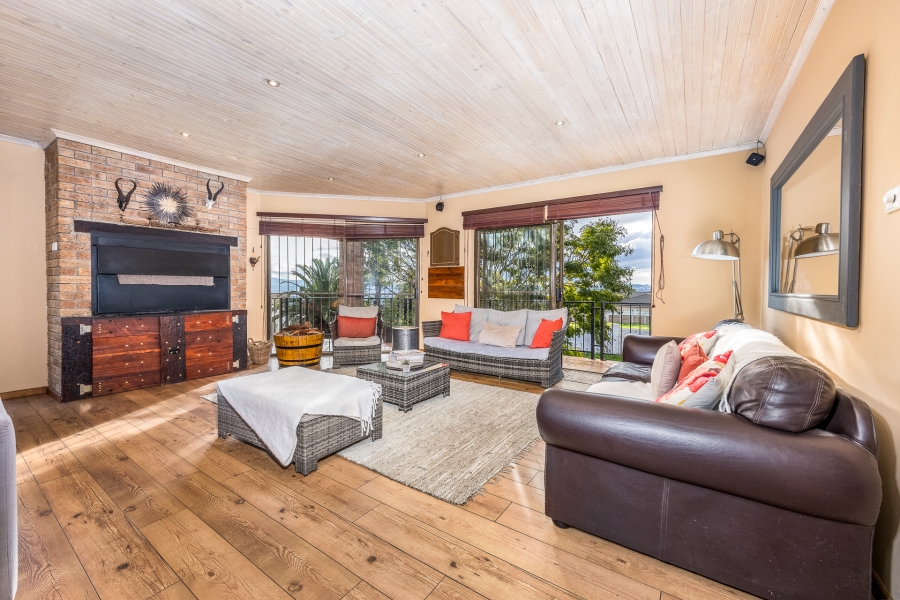 6 Bedroom Property for Sale in Brackenfell South Western Cape
